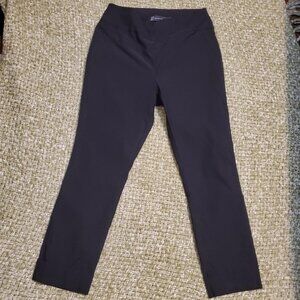 NEW YORK & COMPANY Woman's black slim dress capri pantes size M